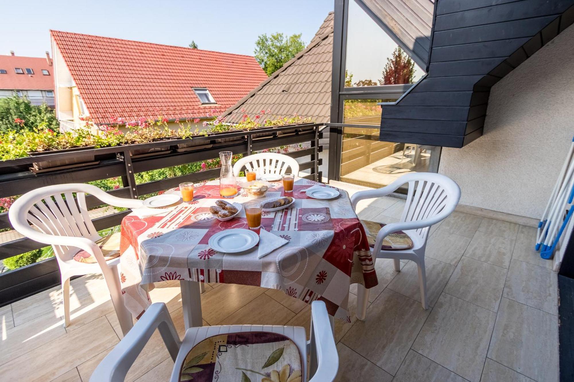 Hotel Haus Sonnenhof Siófok Exterior foto