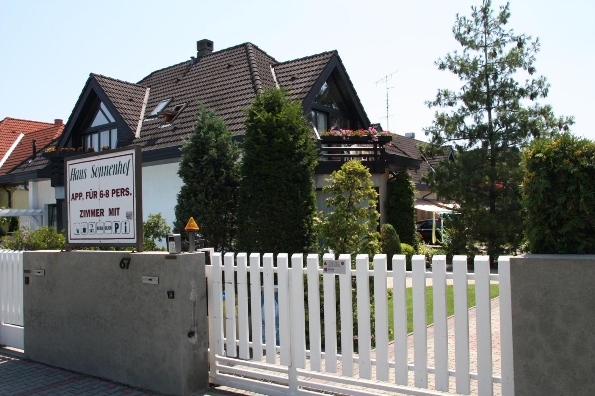Hotel Haus Sonnenhof Siófok Exterior foto
